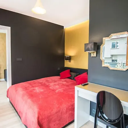 Apartment Galaxy Garden Cracow- Shopping Mall 1min, Underground Parking, Family Friendly, City Center *