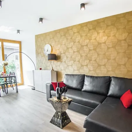Galaxy Garden Cracow- Shopping Mall 1min, Underground Parking, Family Friendly, City Center Krakow