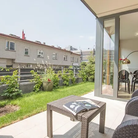 Galaxy Garden Cracow- Shopping Mall 1min, Underground Parking, Family Friendly, City Center Apartment *