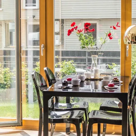 Galaxy Garden Cracow- Shopping Mall 1min, Underground Parking, Family Friendly, City Center Apartment *